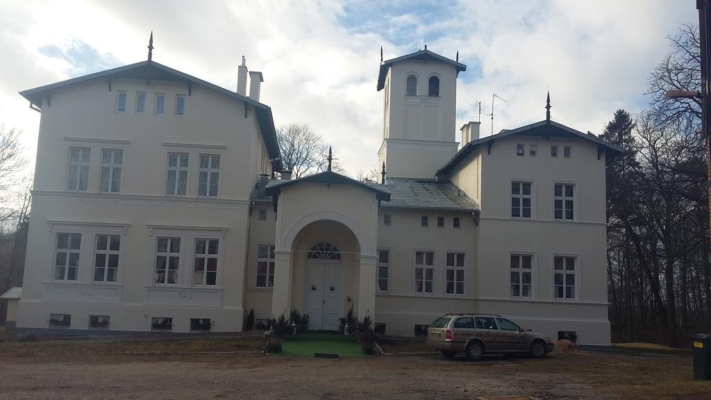 Agroturystyka "Palac W Janowie" Exterior photo